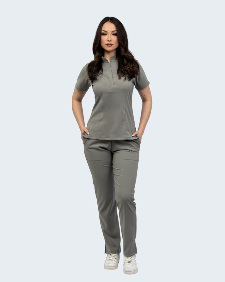 Uniforme médico NOVALUXE Femenino de Nova Scrubs en Taupe
