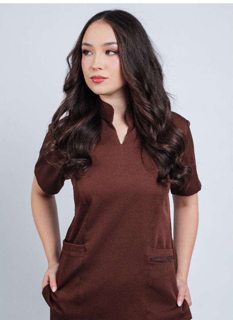 Uniforme médico NOVAMILENA JOGGER de Nova Scrubs en Chocolate